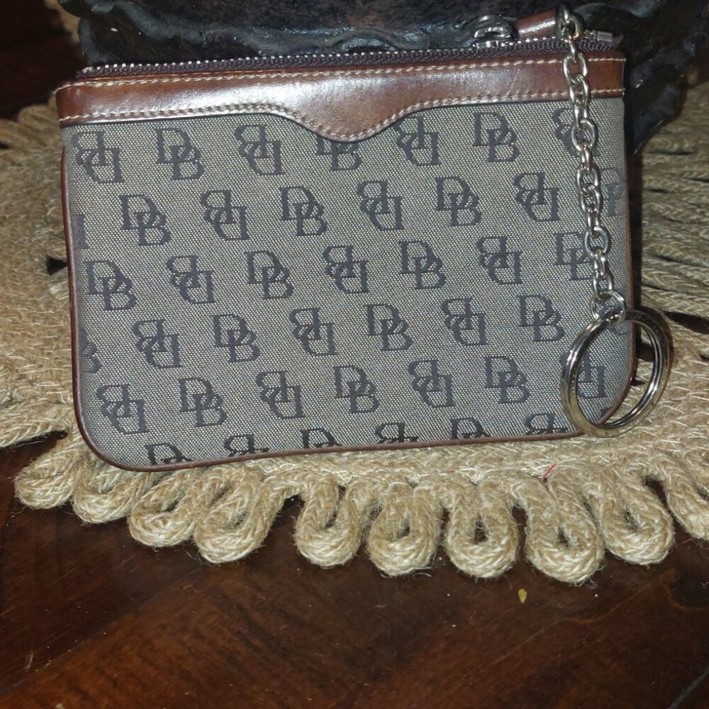 Dooney&Bourke key chain wallet